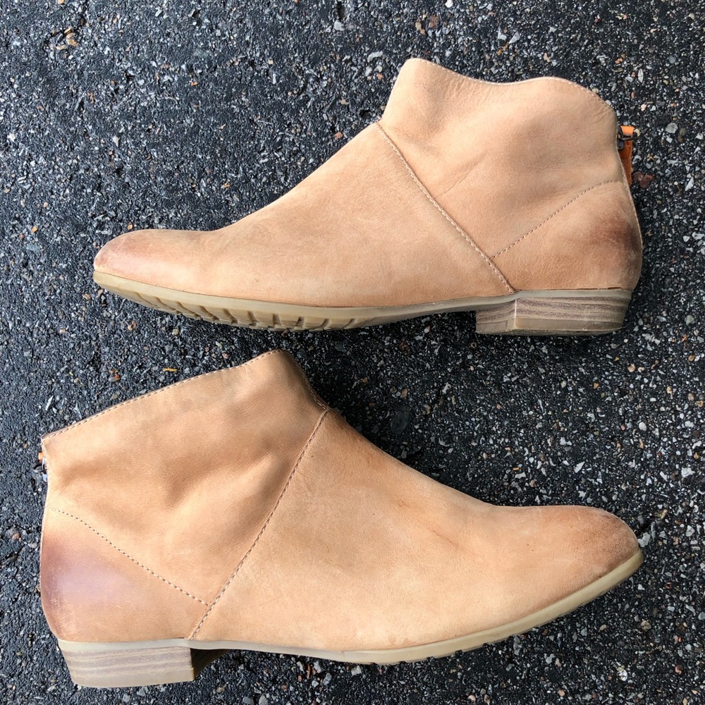 Aldo Tan Suede Women's Ankle Booties. Size 7.